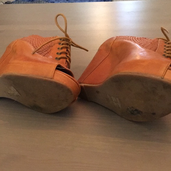 Cooperative faux leather wedges! - Picture 8 of 8